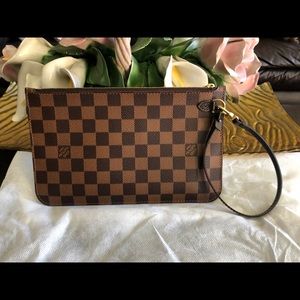 Authentic Louis  Vuitton Neverfull Pouch